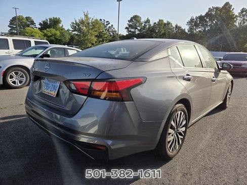 Used 2024 Nissan Altima 2.5 SV FWD image 4