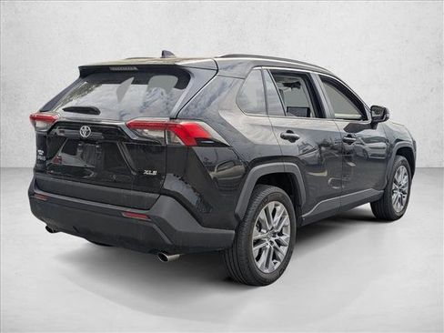 Used 2023 Toyota RAV4 XLE Premium image 6