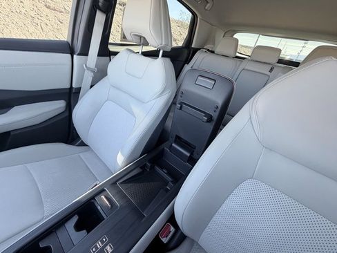 Used 2023 Nissan Ariya FWD image 18