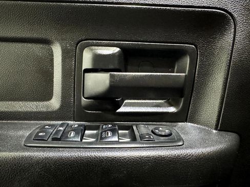 Used 2018 RAM 2500 Tradesman w/ Cold Weather Group image 34