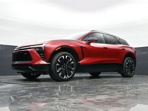 Used 2024 Chevrolet Blazer EV RS image 46