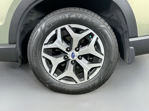 Used 2020 Subaru Forester Premium image 34