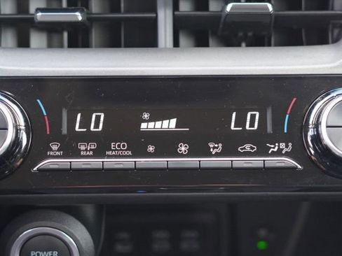 Certified 2024 Toyota Venza LE image 27