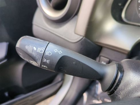 Used 2015 Toyota RAV4 LE image 25