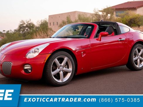 Used 2009 Pontiac Solstice Coupe RWD image 1