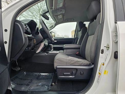 Used 2014 Toyota Tundra SR5 w/ SR5 Upgrade Package image 7