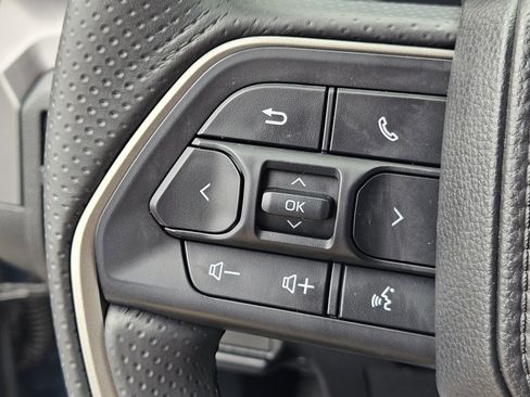 Certified 2025 Toyota 4Runner SR5 AWD/4WD image 24
