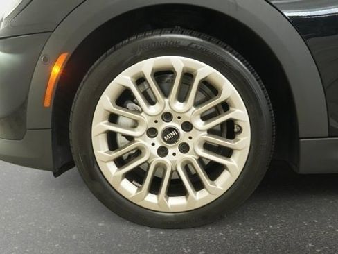 Certified 2025 MINI Cooper 2-Door Hardtop image 9