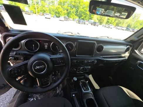 Used 2023 Jeep Wrangler Unlimited w/ 8.4" Radio Group AWD/4WD image 9