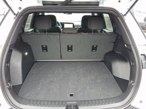 Used 2026 Chevrolet Equinox LT FWD image 23
