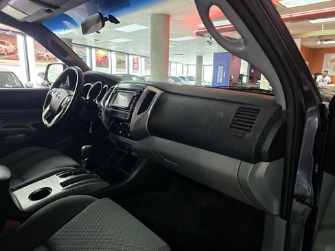 Used 2015 Toyota Tacoma 4x4 Double Cab w/ TRD Off-Road Package image 13