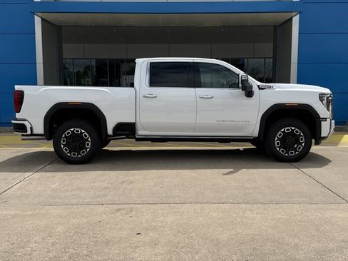 New 2026 GMC Sierra 2500 Denali w/ Denali Reserve Package AWD/4WD image 2