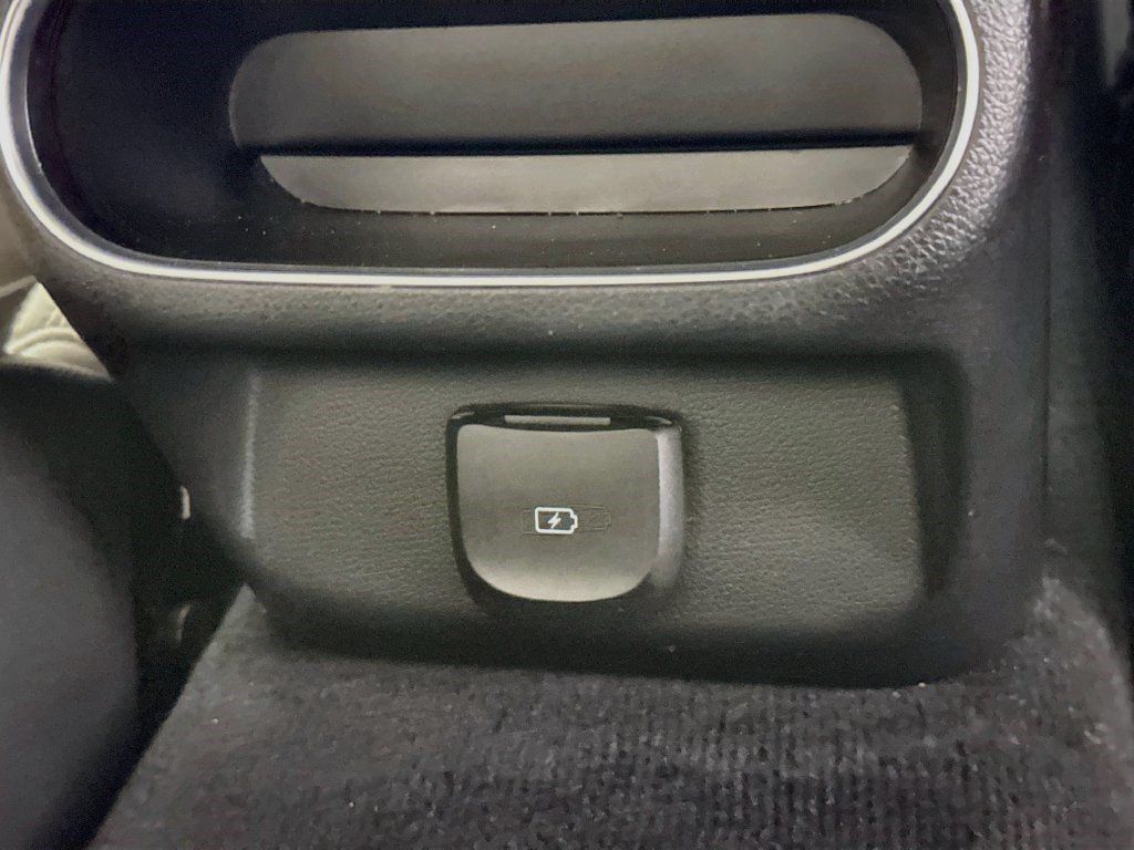 Used 2022 Genesis GV70 2.5T AWD/4WD image 40