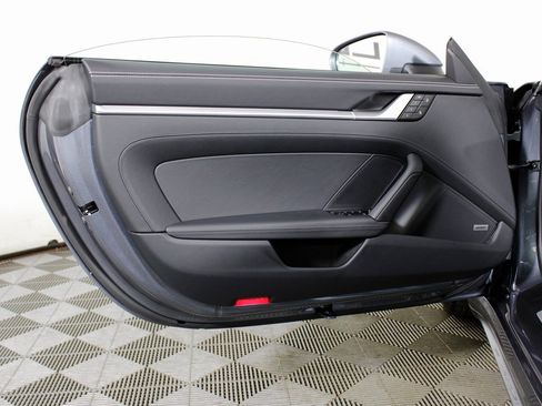 Used 2025 Porsche 911 Carrera image 19