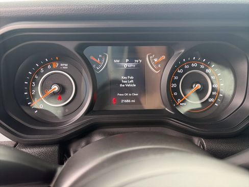 Used 2024 Jeep Gladiator Sport AWD/4WD image 33