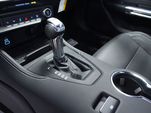 Used 2024 Ford Mustang GT Premium image 21