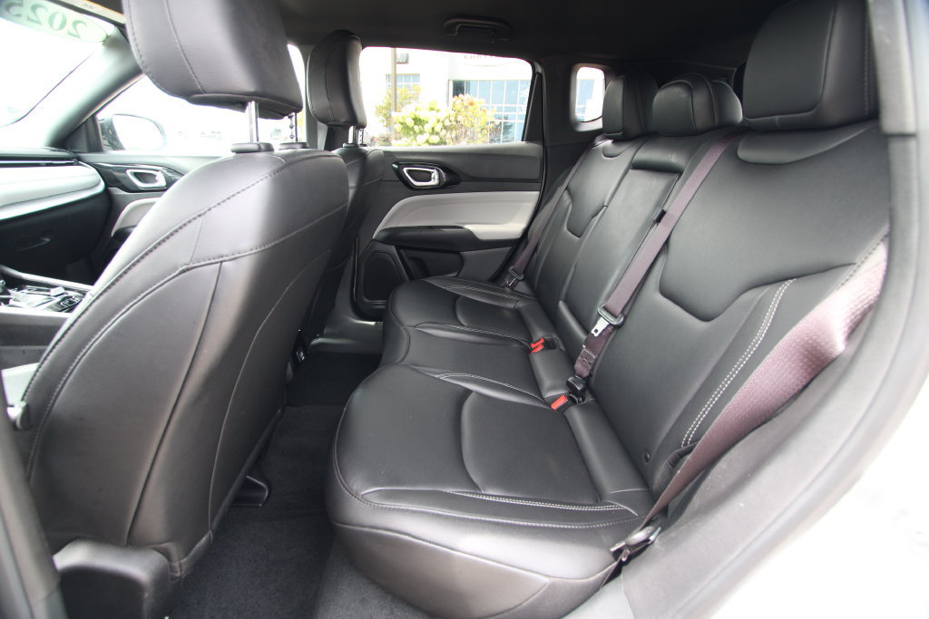 Used 2025 Jeep Compass Limited AWD/4WD image 7