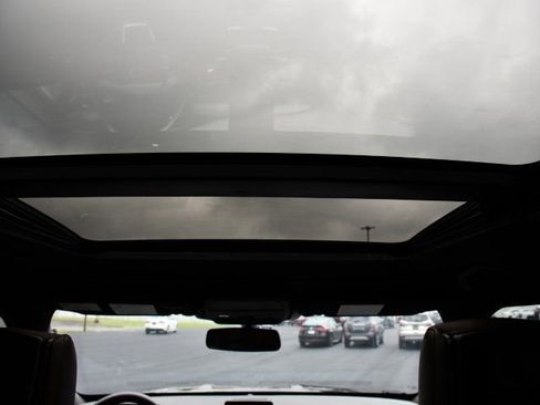 Used 2023 Ford Explorer King Ranch w/ Technology Package AWD/4WD image 29