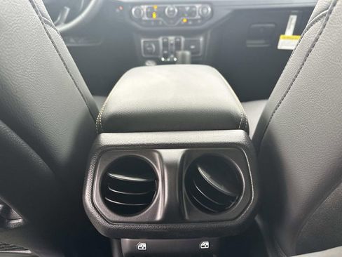 New 2026 Jeep Gladiator Sahara image 11