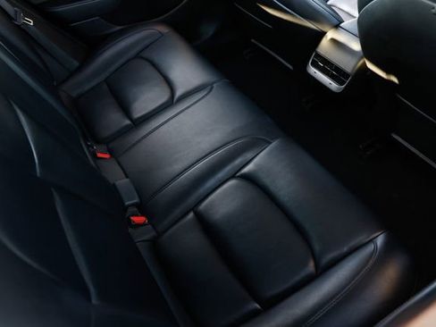 Used 2022 Tesla Model 3 Standard Range image 15