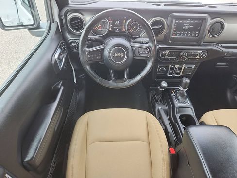 Used 2022 Jeep Gladiator Sport AWD/4WD image 7
