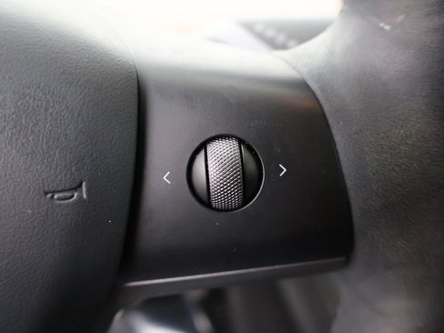 Used 2023 Tesla Model Y Long Range image 42