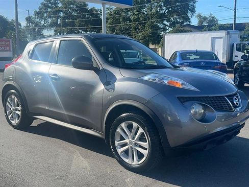 Used 2013 Nissan Juke SV AWD/4WD image 2