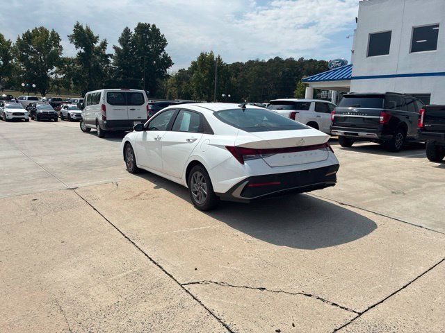 Used 2024 Hyundai Elantra SEL FWD image 24