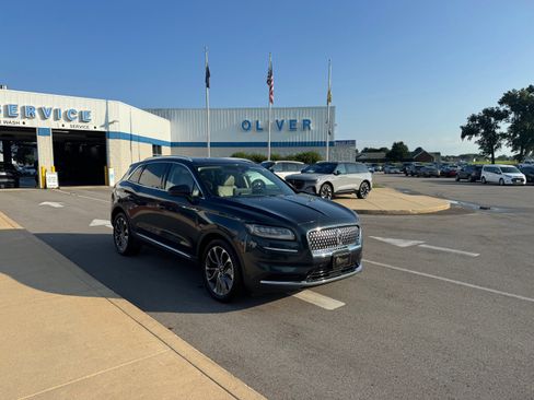 Used 2022 Lincoln Nautilus Reserve w/ Luxury Package AWD/4WD image 9