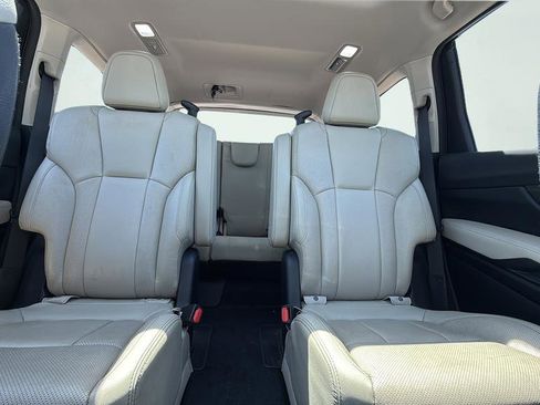 Used 2022 Subaru Ascent Limited w/ Technology Package AWD/4WD image 32