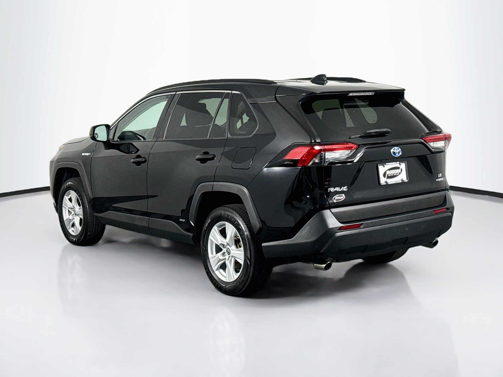 Used 2021 Toyota RAV4 LE AWD/4WD image 13