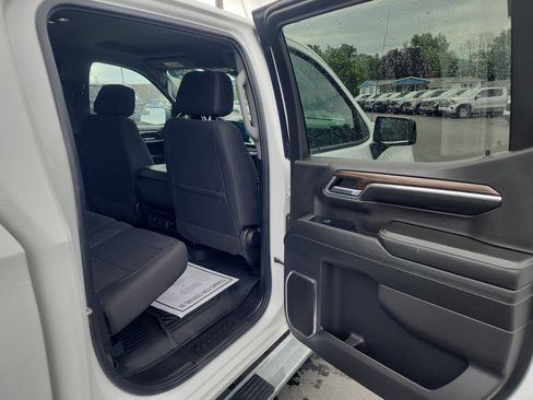 Certified 2024 Chevrolet Silverado 1500 RST w/ Z71 Off-Road Package AWD/4WD image 31