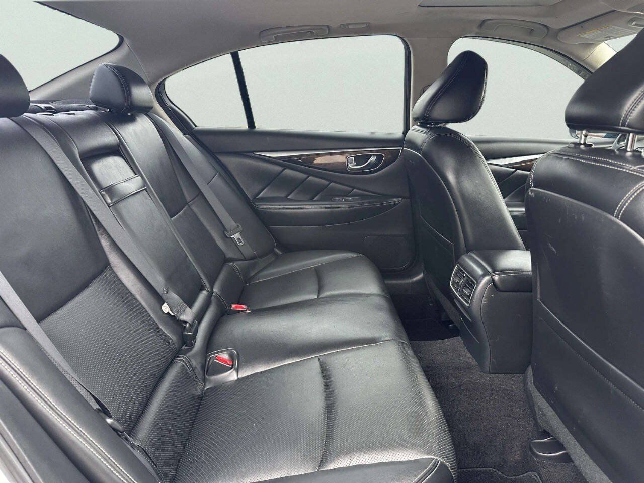 Used 2017 INFINITI Q50 3.0t Premium w/ Driver Assistance Package AWD/4WD image 16
