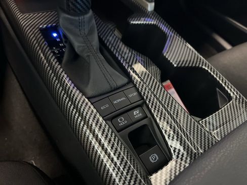 Used 2025 Toyota Camry LE image 15