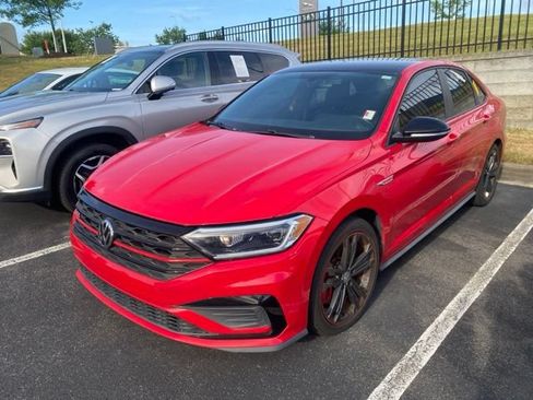 Used 2019 Volkswagen Jetta GLI FWD image 2