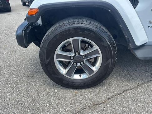 Used 2022 Jeep Wrangler Unlimited Sahara w/ Cold Weather Group AWD/4WD image 11