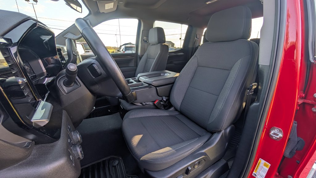 Used 2024 Chevrolet Silverado 1500 LT AWD/4WD image 11