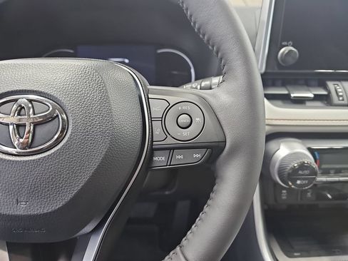 Used 2025 Toyota RAV4 XLE Premium w/ Weather Package AWD/4WD image 18