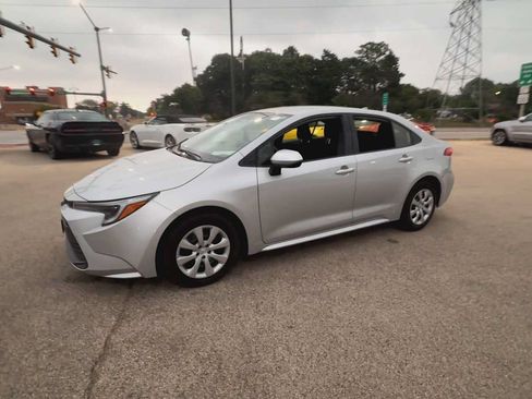 Used 2024 Toyota Corolla LE FWD image 4