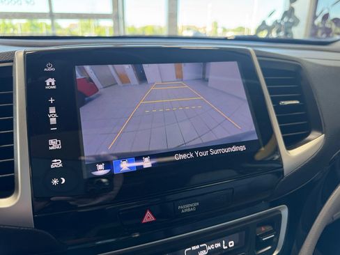 Used 2017 Honda Pilot Touring image 28