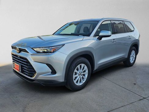 Certified 2026 Toyota Grand Highlander FWD image 7