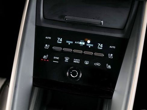 Certified 2025 Porsche Macan 4S Electric image 18