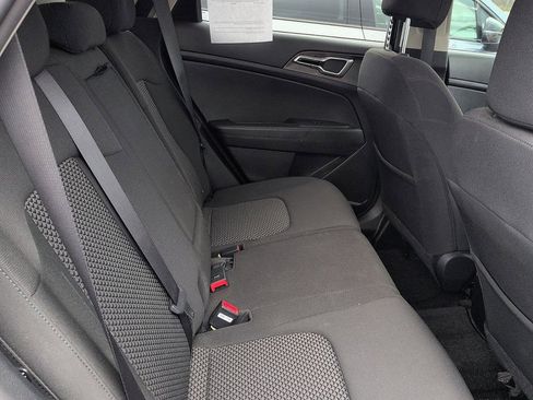 Used 2023 Kia Sportage LX image 8