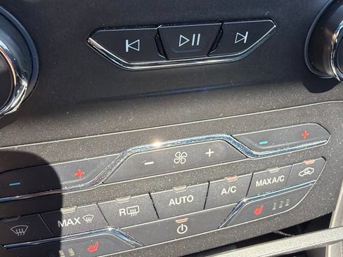 Used 2020 Ford Edge SEL w/ Convenience Package AWD/4WD image 12
