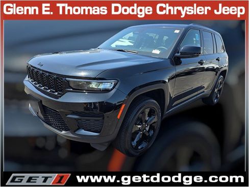 Certified 2025 Jeep Grand Cherokee Altitude AWD/4WD image 3