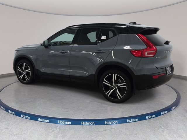 Used 2022 Volvo XC40 T5 R-Design w/ Protection Package AWD/4WD image 8