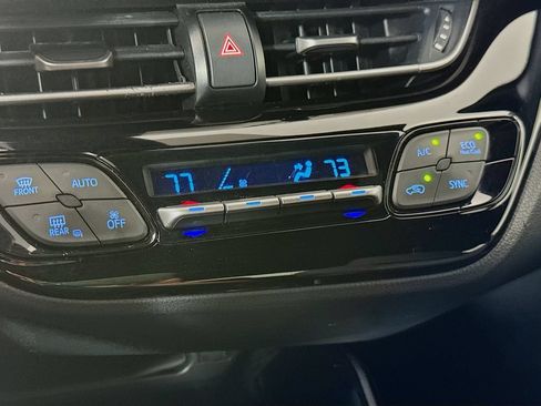 Used 2019 Toyota C-HR XLE FWD image 18