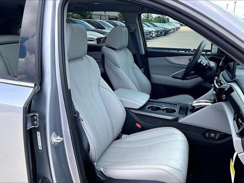 Certified 2026 Acura MDX FWD w/ Technology Package image 9