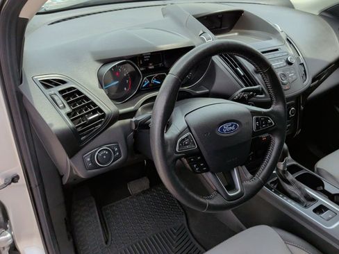 Used 2018 Ford Escape SE w/ SE Sport Appearance Package image 14