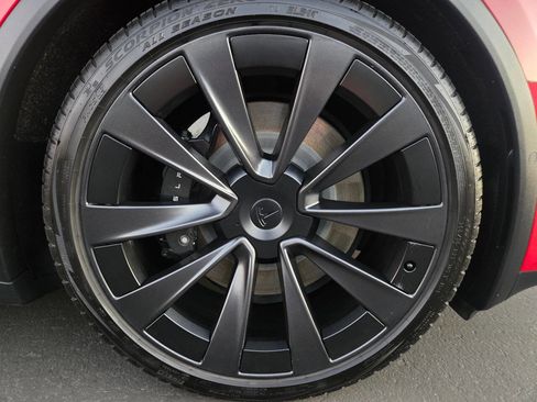 Used 2022 Tesla Model X Plaid image 18